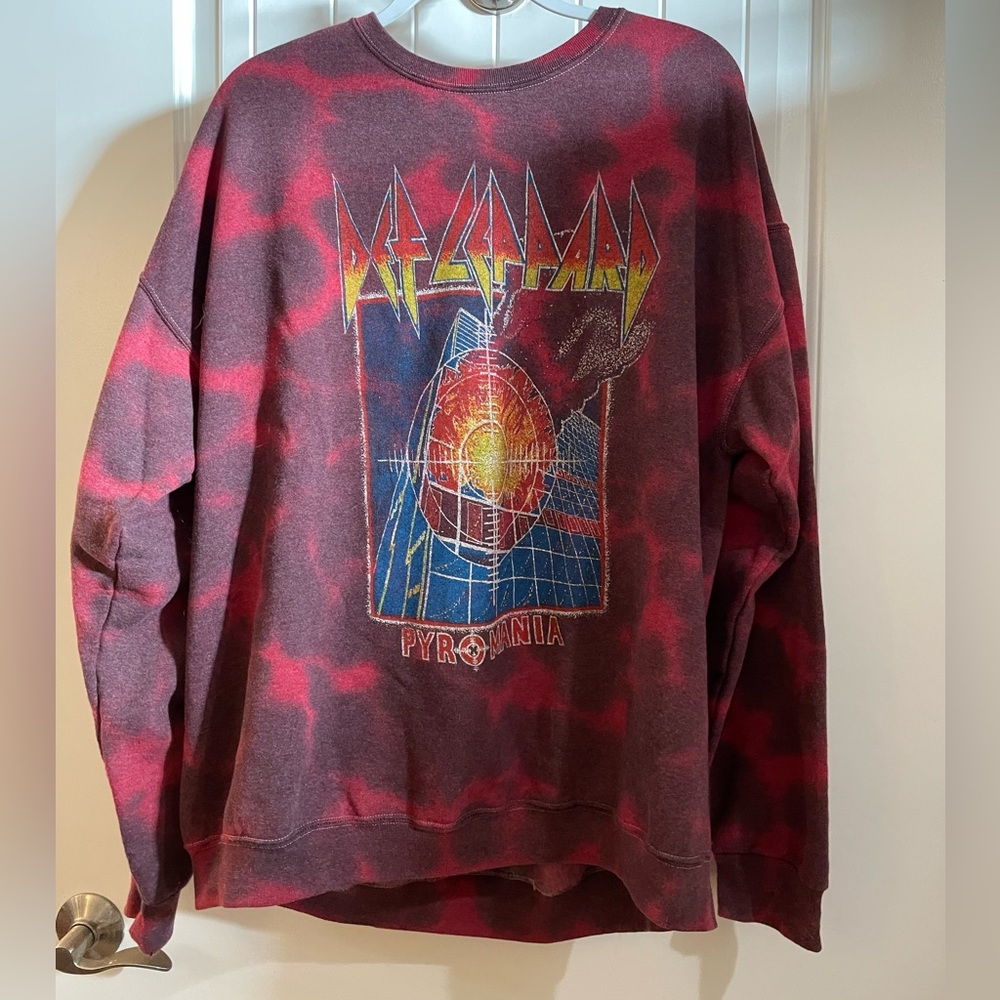 Def Leppard Pyromania Maroon/Black Oversized Band Tye Die Sweater - Size S/M